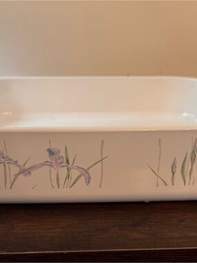 Corningware in shadow Iris pattern lasagna pan